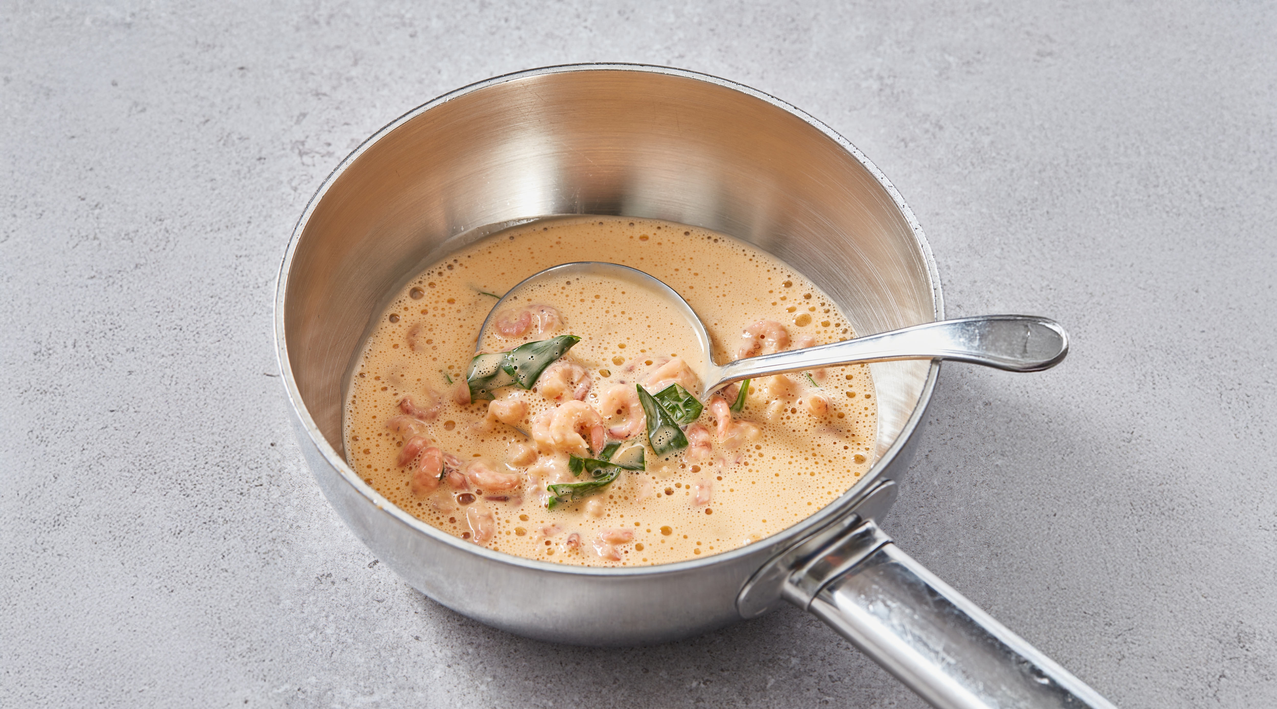 Sauce au poisson aux crevettes et au livèche – - Recette